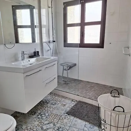 Le - Proche De Paris - 326b